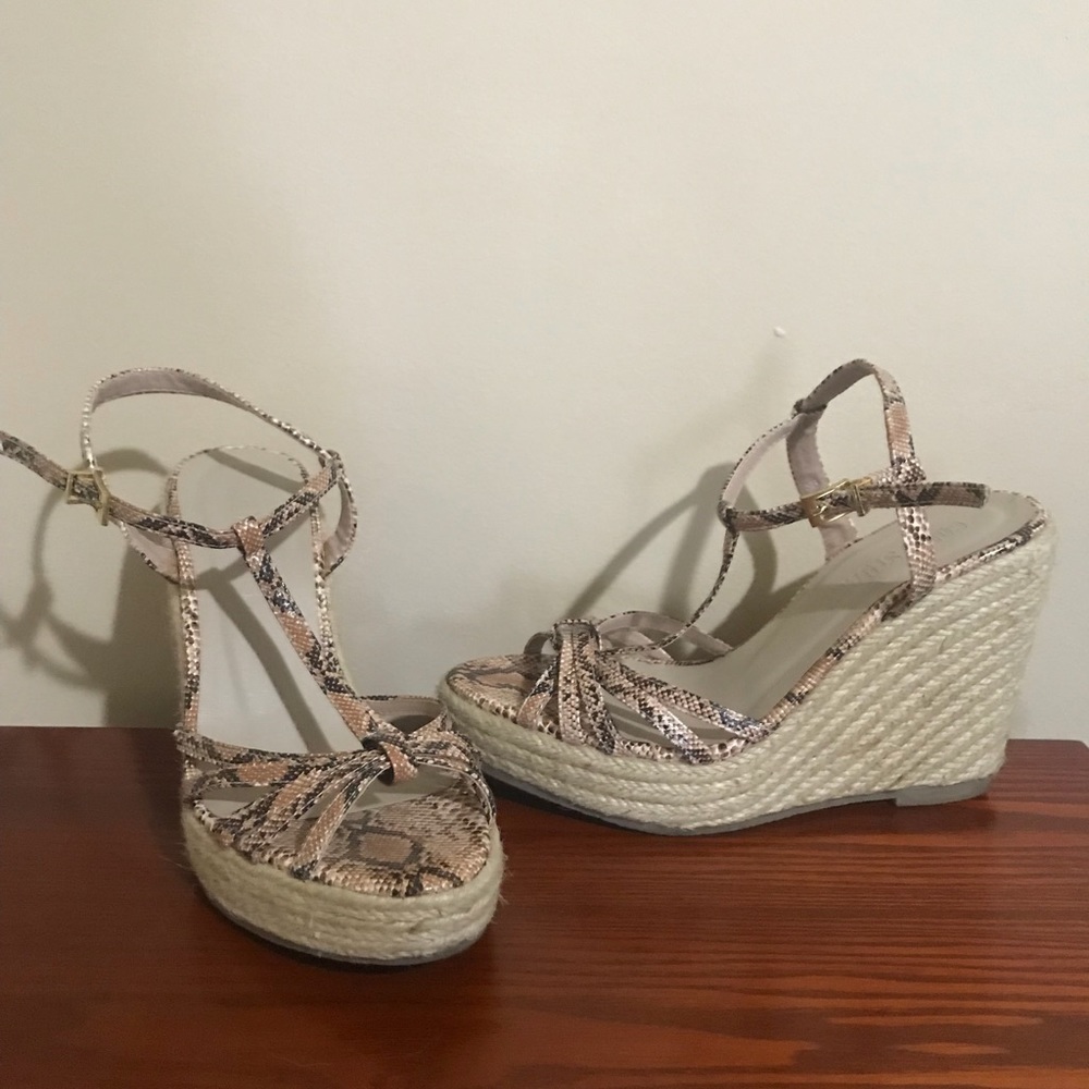 Tan Colin Stuart Snake Print Wedge Sandals Size 5